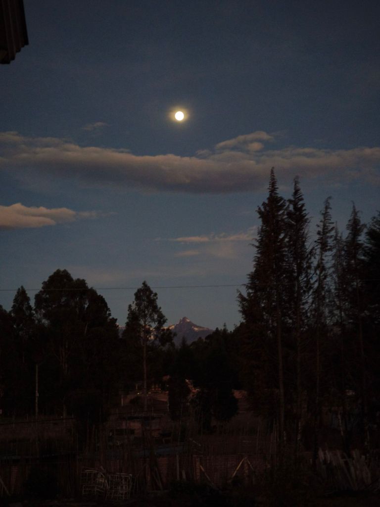 Altar Vocano and The Moon